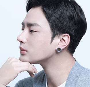 코의 비율 - 눈썹뼈와 이어지는 또렷한 T존과 두꺼운 콧대
